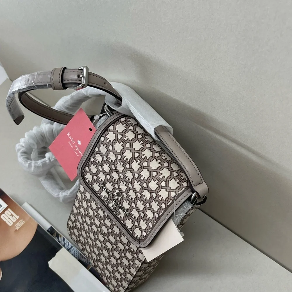 (new+tag) Kate Spade flap phone crossbody fits large iPhone Pro Max + card slots